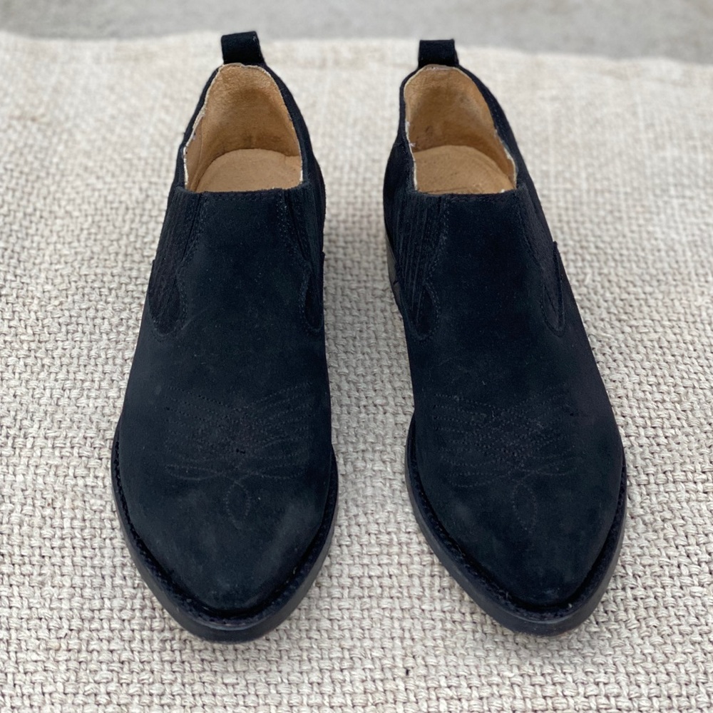 Frye Billy round toe black suede shooties - Picture 3 of 12